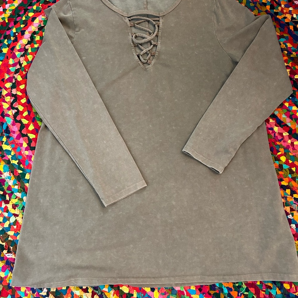 Ladies long sleeve cotton/poly tunic.